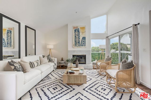 2222 5th Street 301, Santa Monica, CA 90405