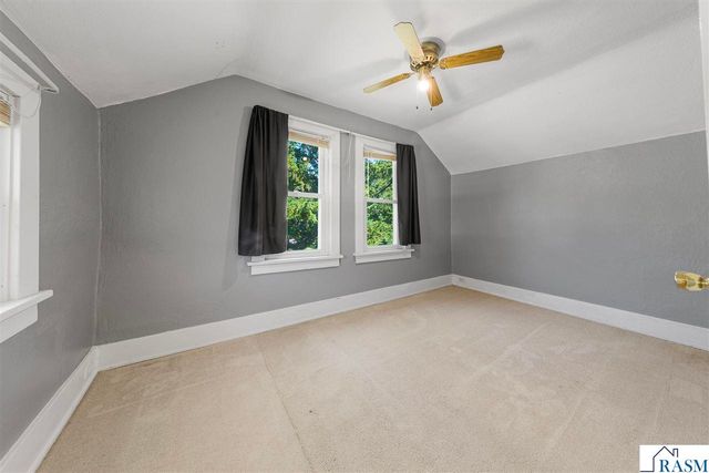 1518 4th Avenue, Mankato, MN 56001