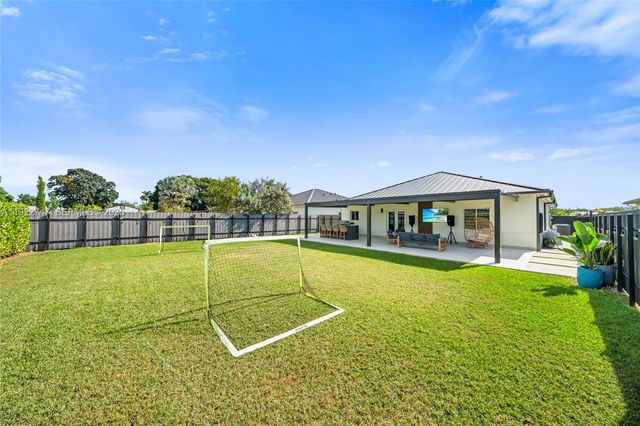 17341 SW 304th St, Homestead, FL 33030