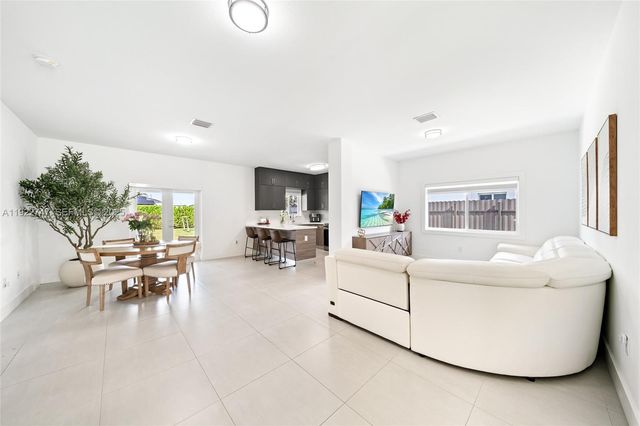 17341 SW 304th St, Homestead, FL 33030