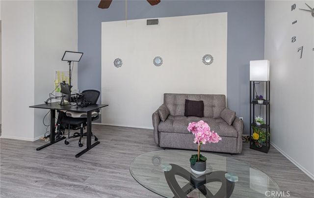 13982 Olive Grove, Sylmar, CA 91342