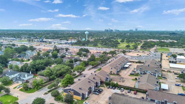 12658 Ashford Meadow Drive B, Houston, TX 77082