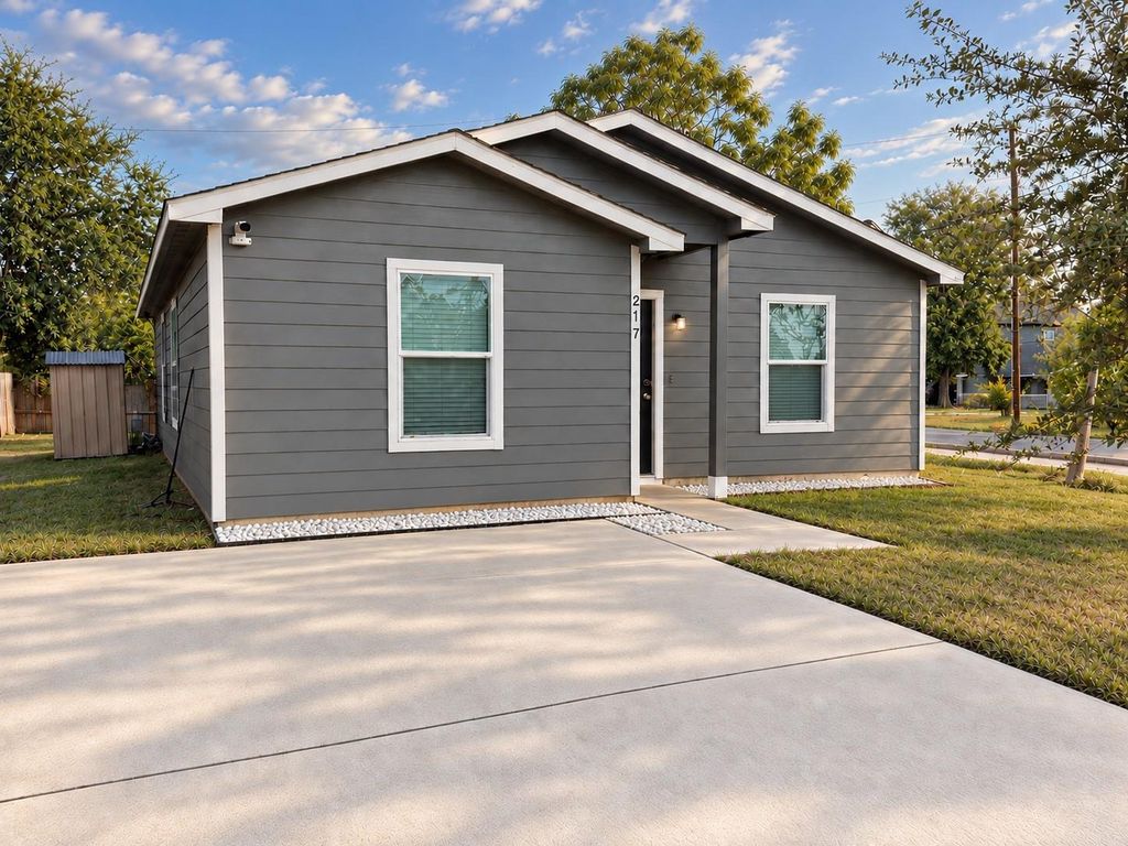 217 Gans Street, Houston, TX 77029