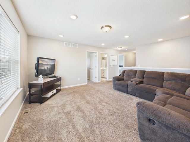 6598 Jeffery Avenue S, Cottage Grove, MN 55016
