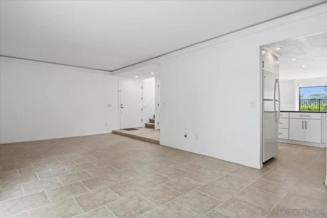 8725 Caminito Abrazo, La Jolla, CA 92037