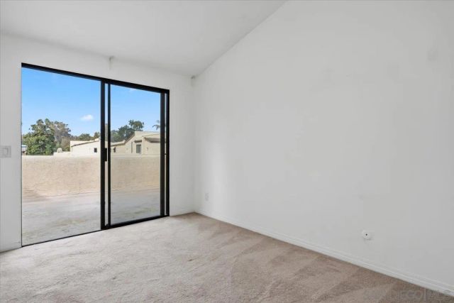 8725 Caminito Abrazo, La Jolla, CA 92037