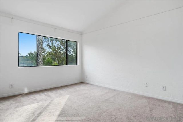 8725 Caminito Abrazo, La Jolla, CA 92037