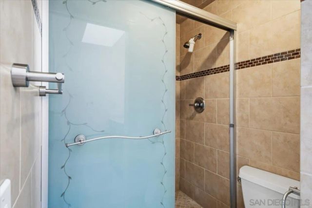 8725 Caminito Abrazo, La Jolla, CA 92037