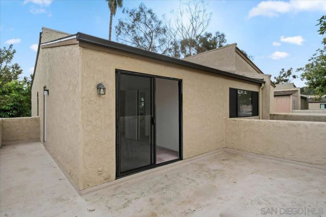 8725 Caminito Abrazo, La Jolla, CA 92037