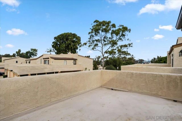 8725 Caminito Abrazo, La Jolla, CA 92037