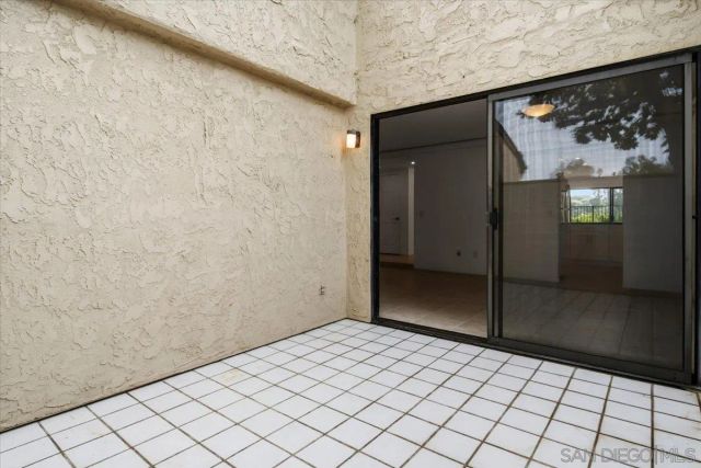 8725 Caminito Abrazo, La Jolla, CA 92037