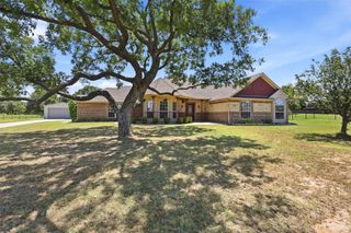 109 Crestwood Lane, Springtown, TX 76082