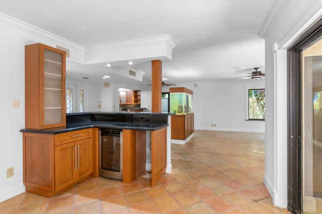 16 Via Lago, Boynton Beach, FL 33435