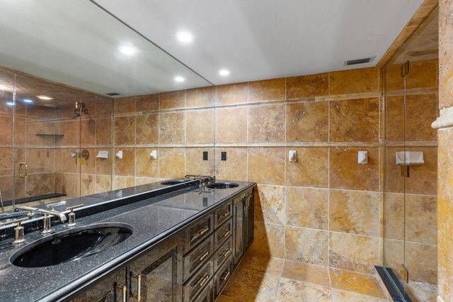 16 Via Lago, Boynton Beach, FL 33435