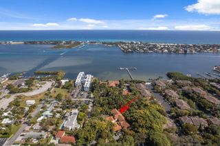 16 Via Lago, Boynton Beach, FL 33435