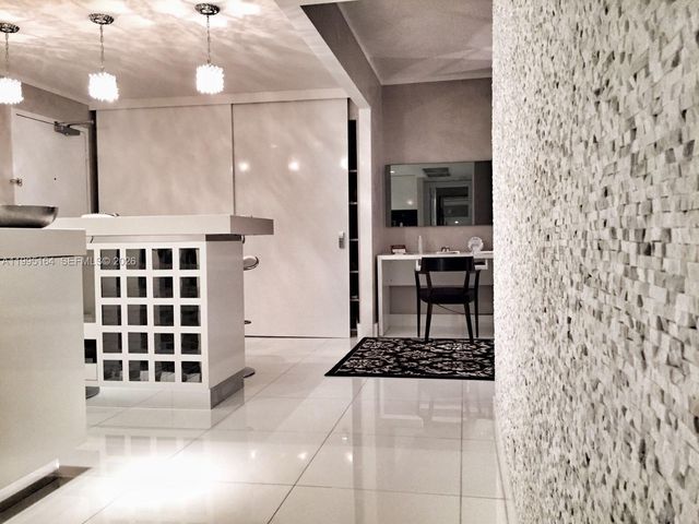 2301 Collins Avenue 1507, Miami Beach, FL 33139
