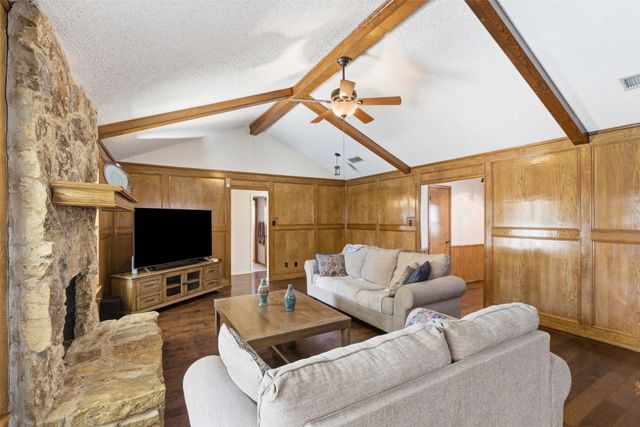 1908 Cleburn Drive, Arlington, TX 76012