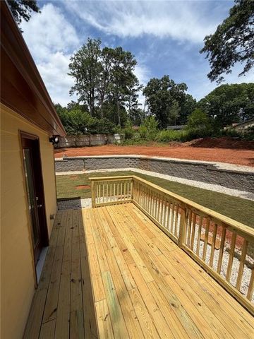 637 Parkdale Drive, Scottdale, GA 30079
