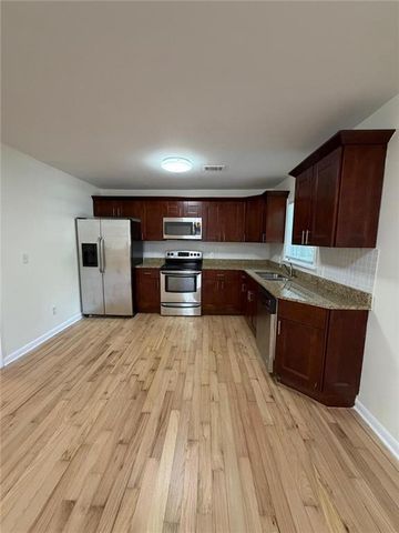 637 Parkdale Drive, Scottdale, GA 30079