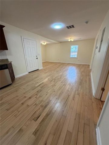 637 Parkdale Drive, Scottdale, GA 30079