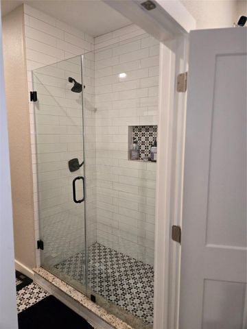 125 Smith Street, Clute, TX 77531