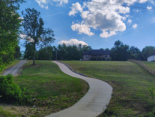 8447 Epperson Springs Rd, Westmoreland, TN 37186