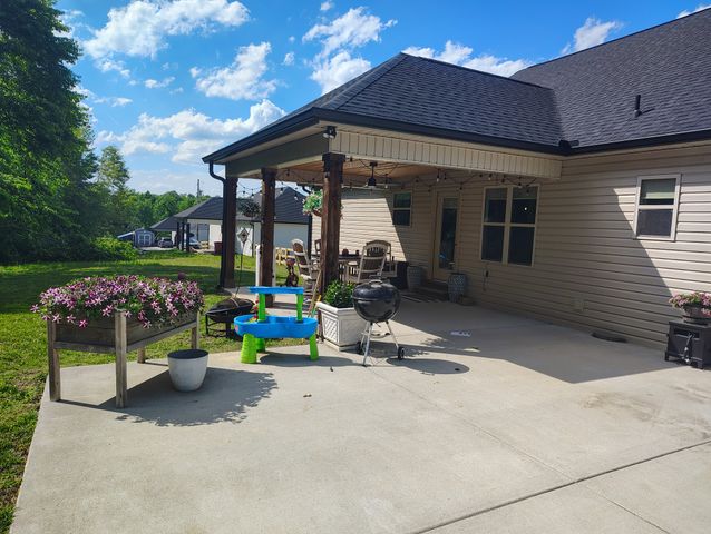 8447 Epperson Springs Rd, Westmoreland, TN 37186