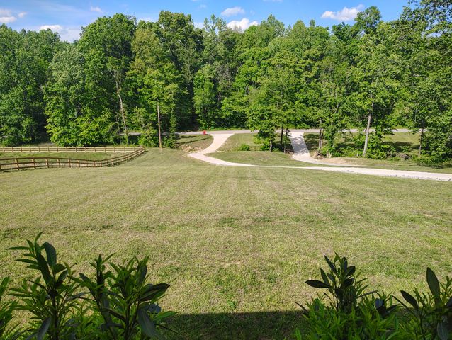 8447 Epperson Springs Rd, Westmoreland, TN 37186