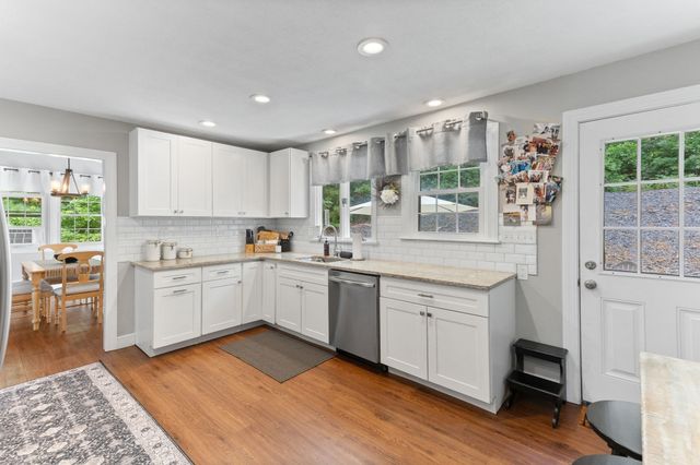 18 Oar & Line Rd, Plymouth, MA 02360