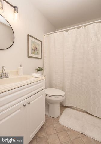 811 FALL PL, Herndon, VA 20170