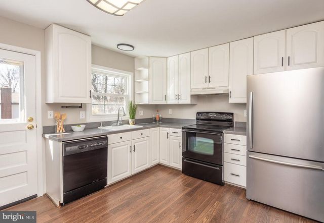 811 FALL PL, Herndon, VA 20170