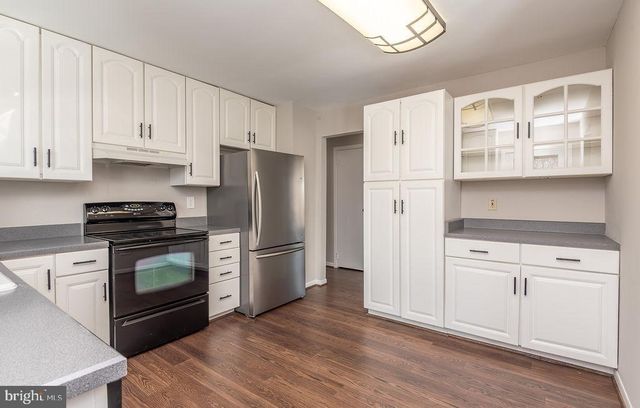 811 FALL PL, Herndon, VA 20170