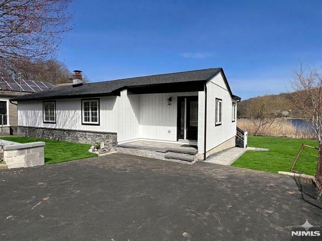 502 Otterhole Road, West Milford, NJ 07480