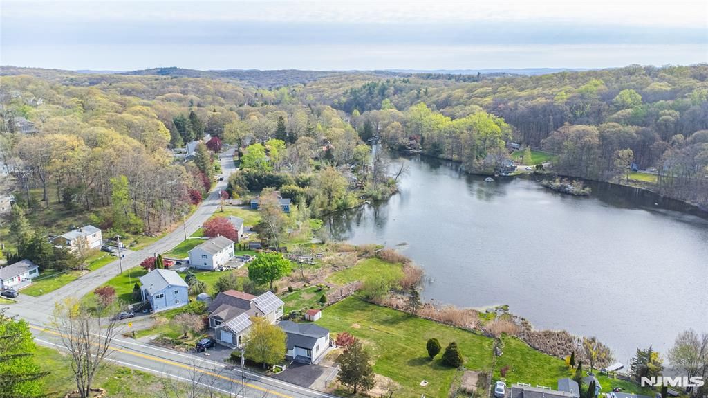 502 Otterhole Road, West Milford, NJ 07480