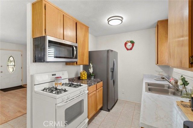 9533 Choiceana, Hesperia, CA 92345