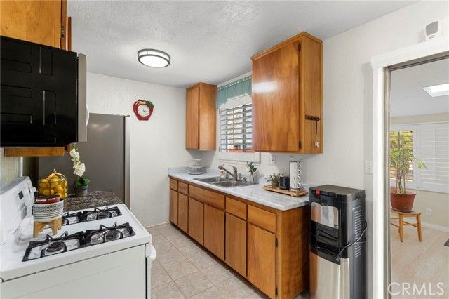 9533 Choiceana, Hesperia, CA 92345