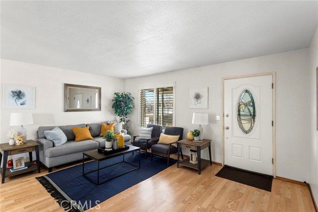 9533 Choiceana, Hesperia, CA 92345