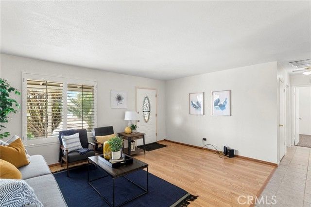 9533 Choiceana, Hesperia, CA 92345