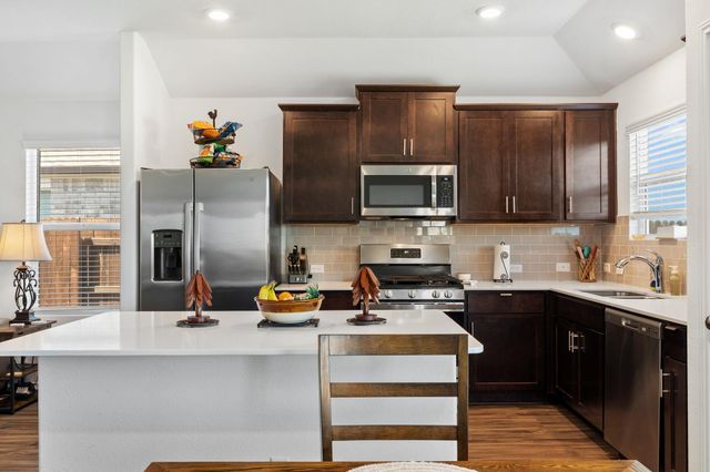 142 Esparza DR, Bastrop, TX 78602