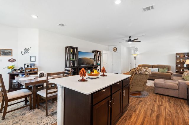 142 Esparza DR, Bastrop, TX 78602