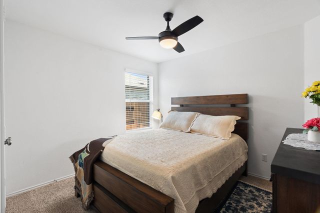 142 Esparza DR, Bastrop, TX 78602