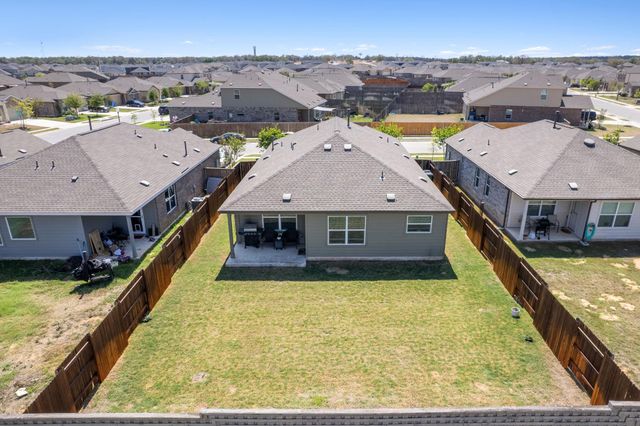 142 Esparza DR, Bastrop, TX 78602