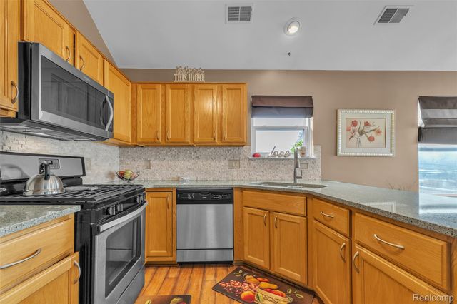 29104 Philadelphia Drive 13, Chesterfield Township, MI 48051