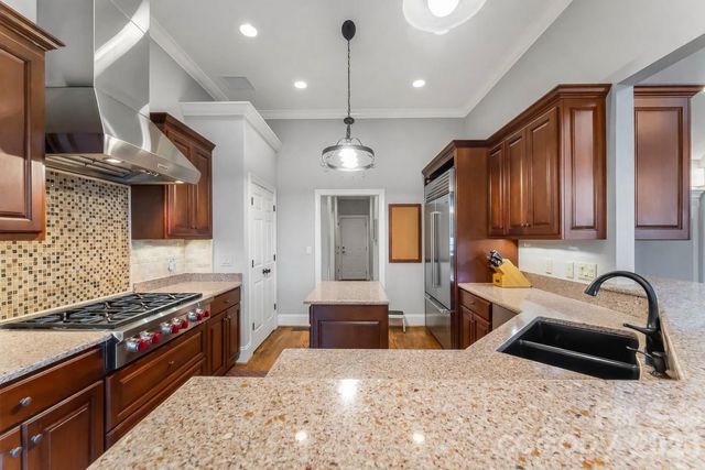 293 Bear Cliff Drive, Nebo, NC 28761