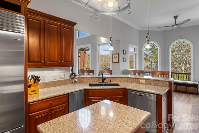 293 Bear Cliff Drive, Nebo, NC 28761