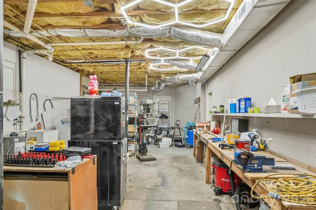 293 Bear Cliff Drive, Nebo, NC 28761