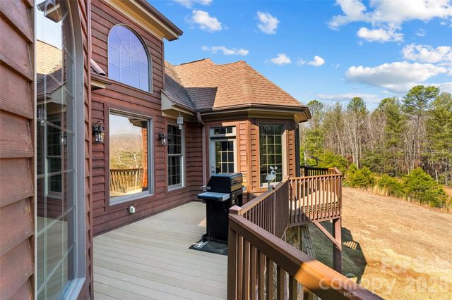 293 Bear Cliff Drive, Nebo, NC 28761