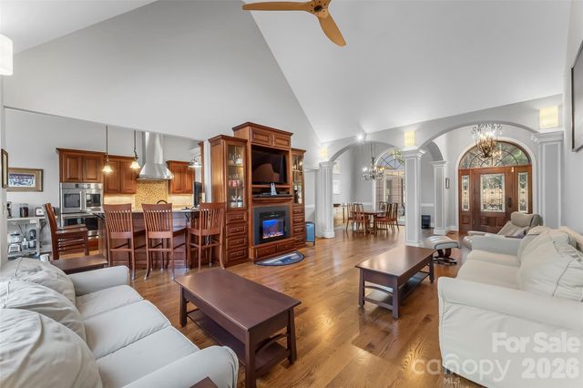 293 Bear Cliff Drive, Nebo, NC 28761