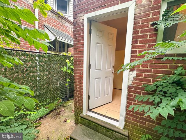 2446 N 33RD ST, Philadelphia, PA 19132