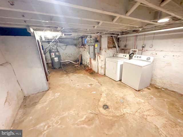 2446 N 33RD ST, Philadelphia, PA 19132